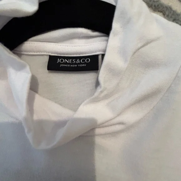 Jones & Co White Mock Turtleneck - Picture 5 of 5